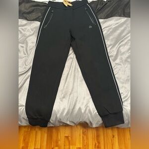 BNWOT Women’s Moose Knuckles Sweatpants XS